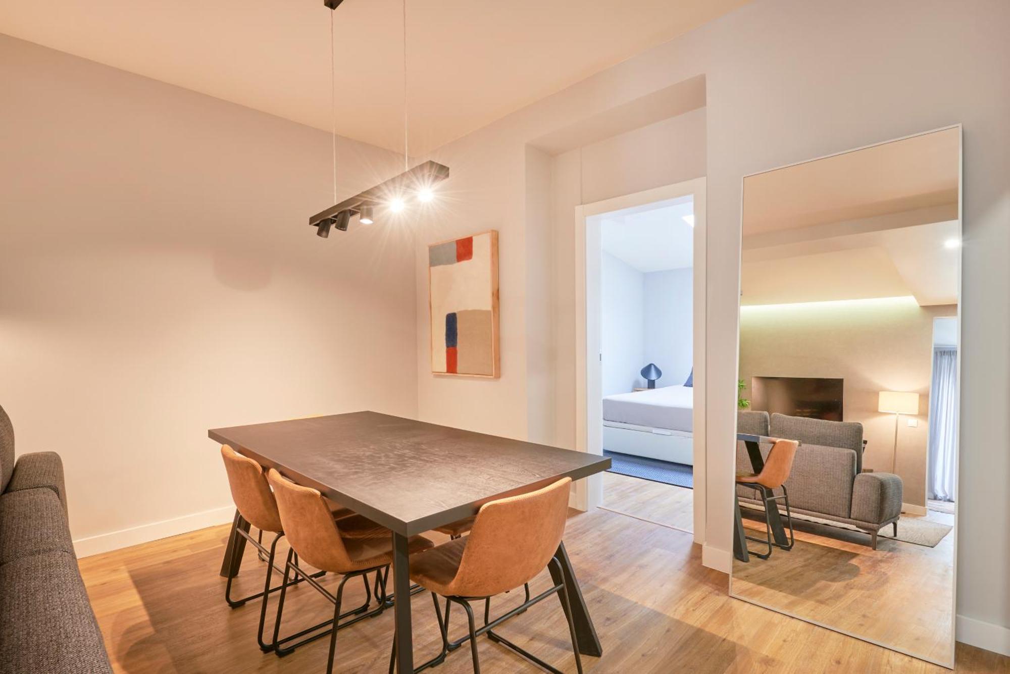Modern 2 Bed In Campolide Near Amoreiras Apartment *