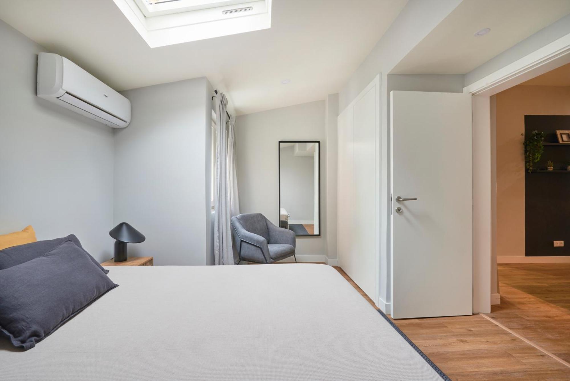 Modern 2 Bed In Campolide Near Amoreiras * Lisbon