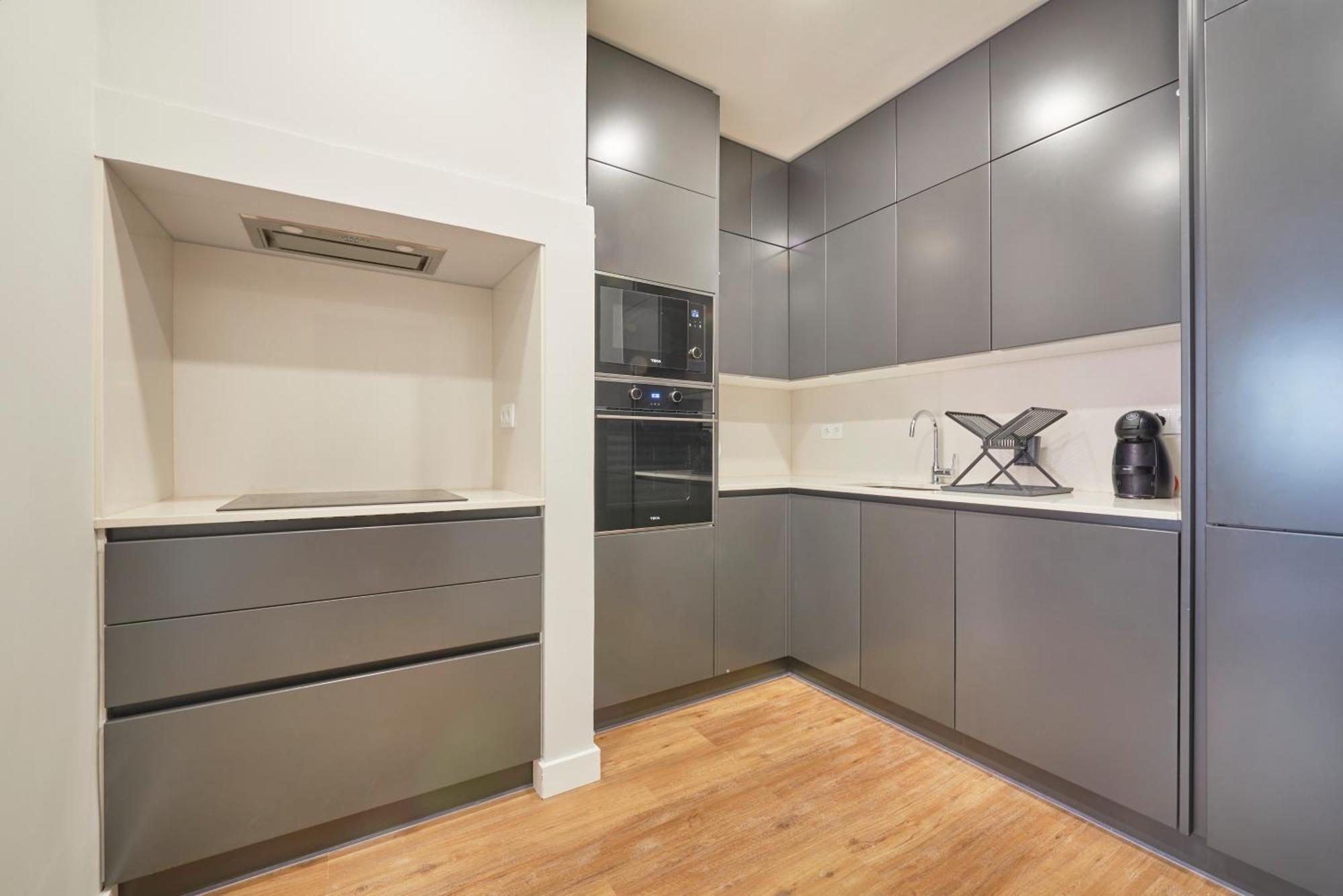Apartment Modern 2 Bed In Campolide Near Amoreiras Lisbon