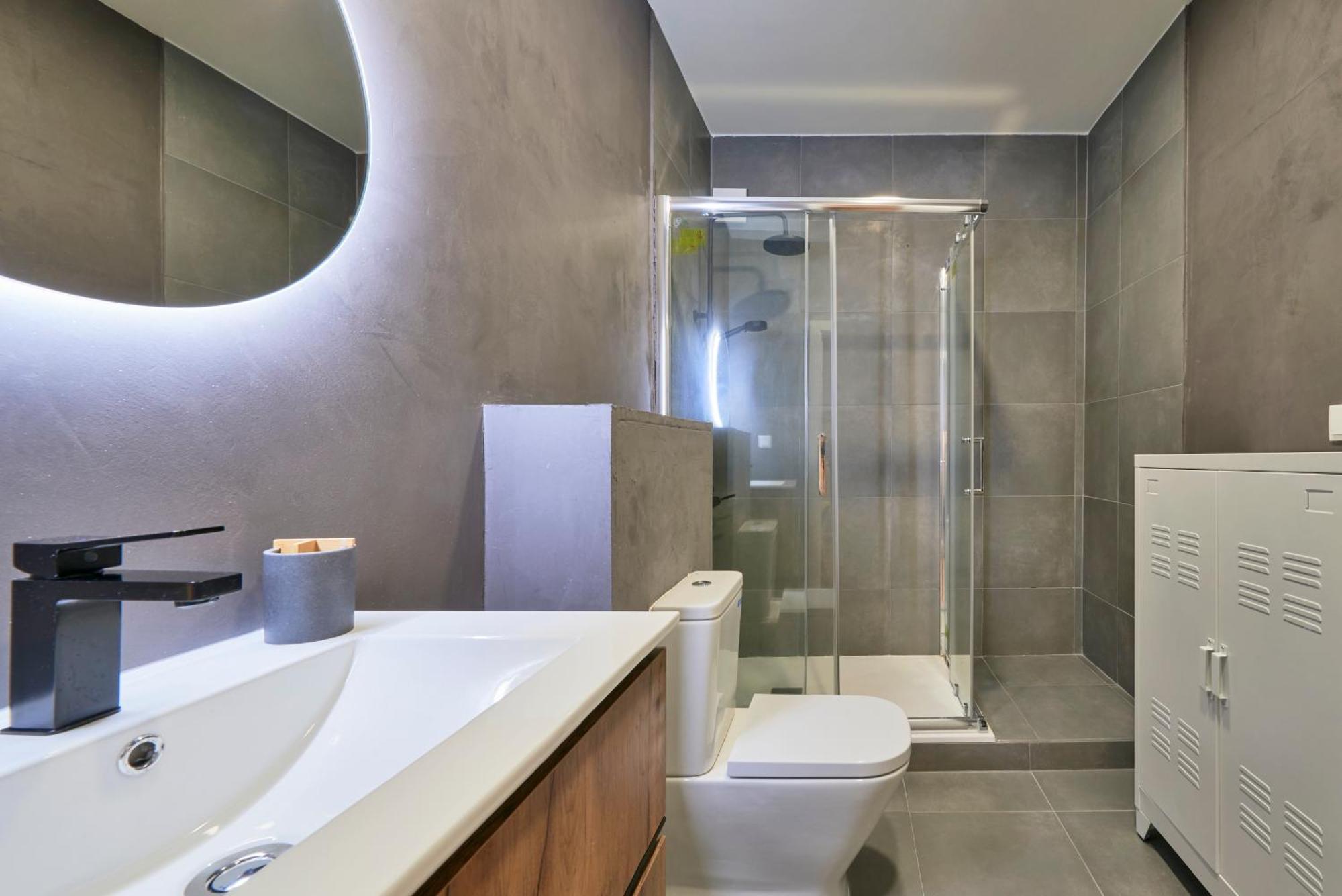 Modern 2 Bed In Campolide Near Amoreiras * Lisbon