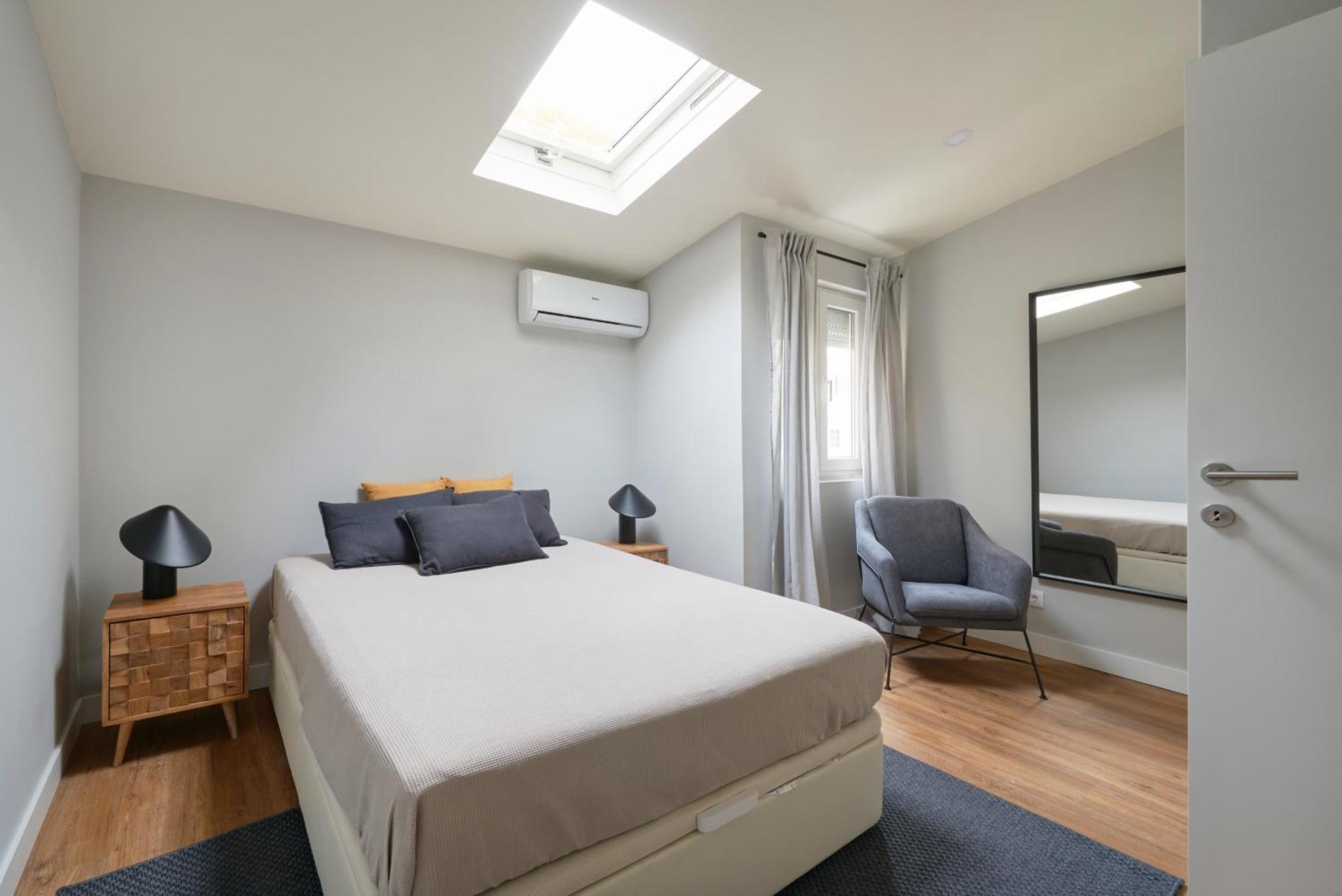 Modern 2 Bed In Campolide Near Amoreiras * Lisbon